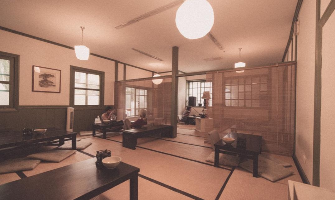 在古迹茶馆紫藤庐里--品一杯岁月的茶