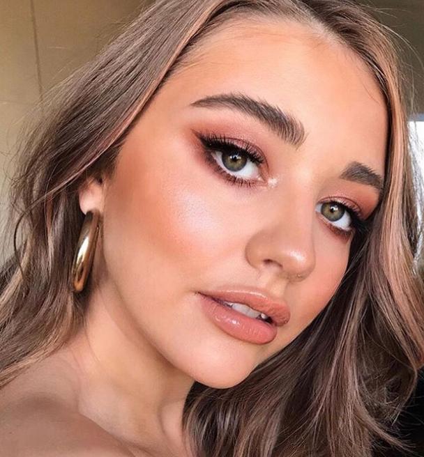 澳洲女子怀孕一个月,女模特怀孕18周