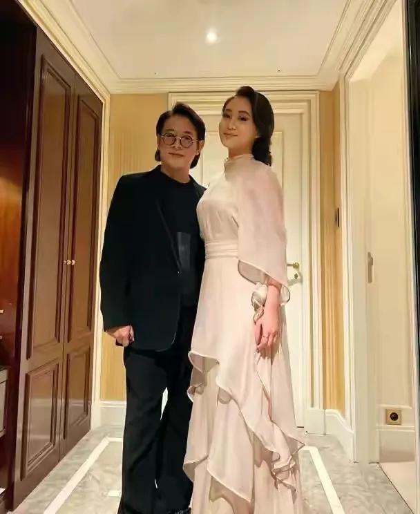李连杰前妻和女儿近况,李连杰女儿合照曝光