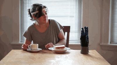 马斯克脑机接口新突破成功植入,脑后插管马斯克