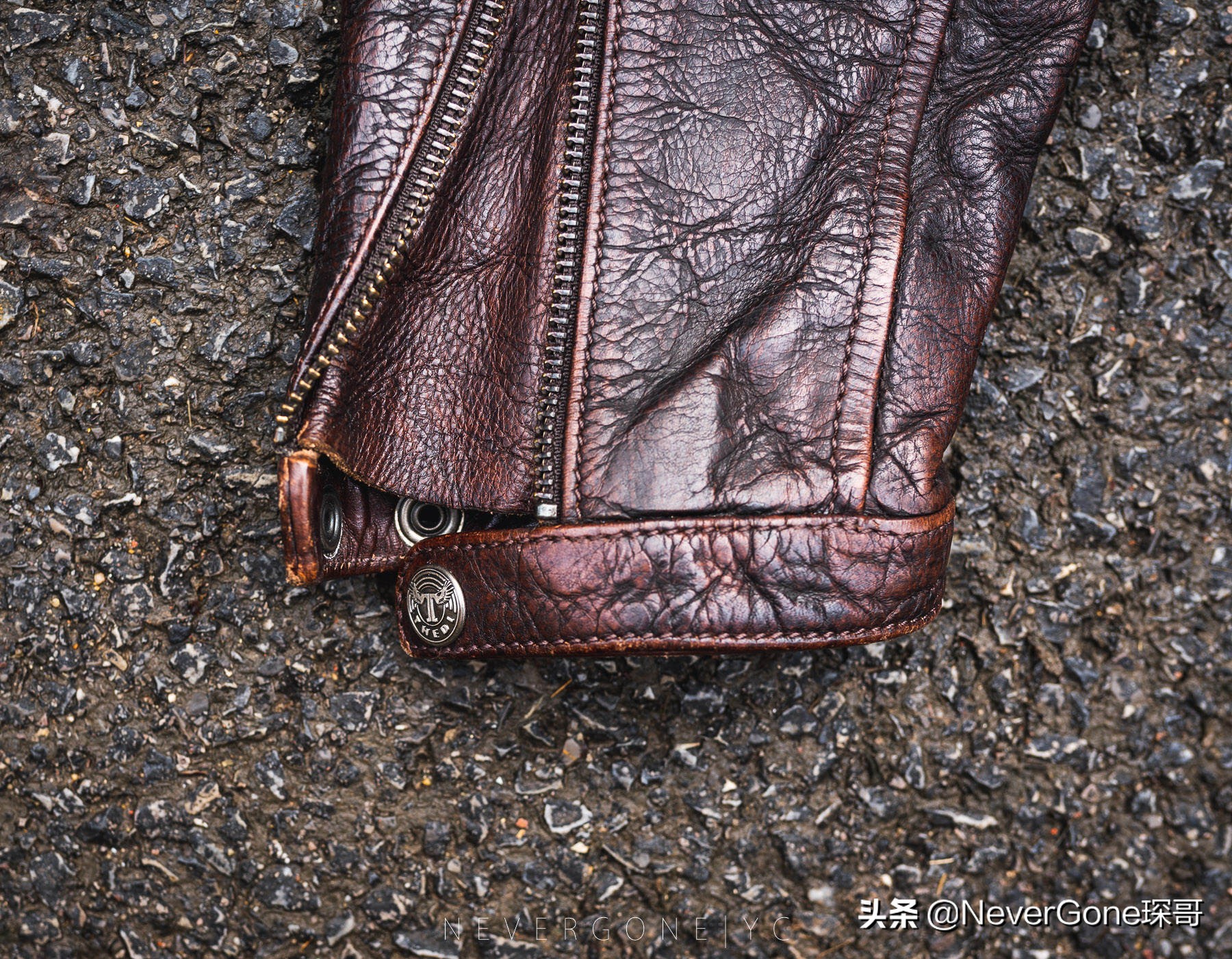 小众棕色短款皮衣,英伦机车皮衣推荐