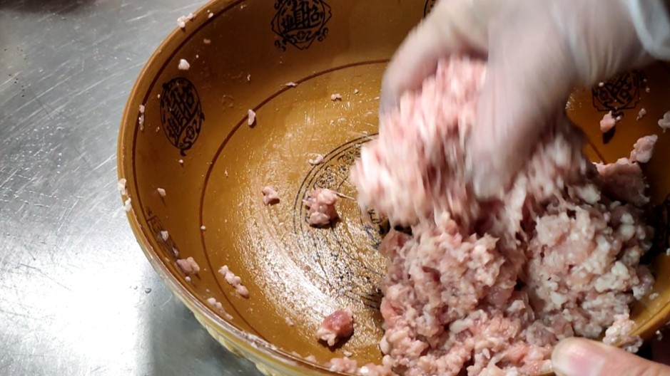 咸蛋黄珍珠肉丸做法,珍珠咸蛋黄肉丸