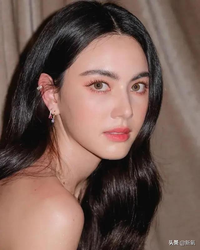 2d妆容和3d妆容的区别,有色妆和无色妆区别