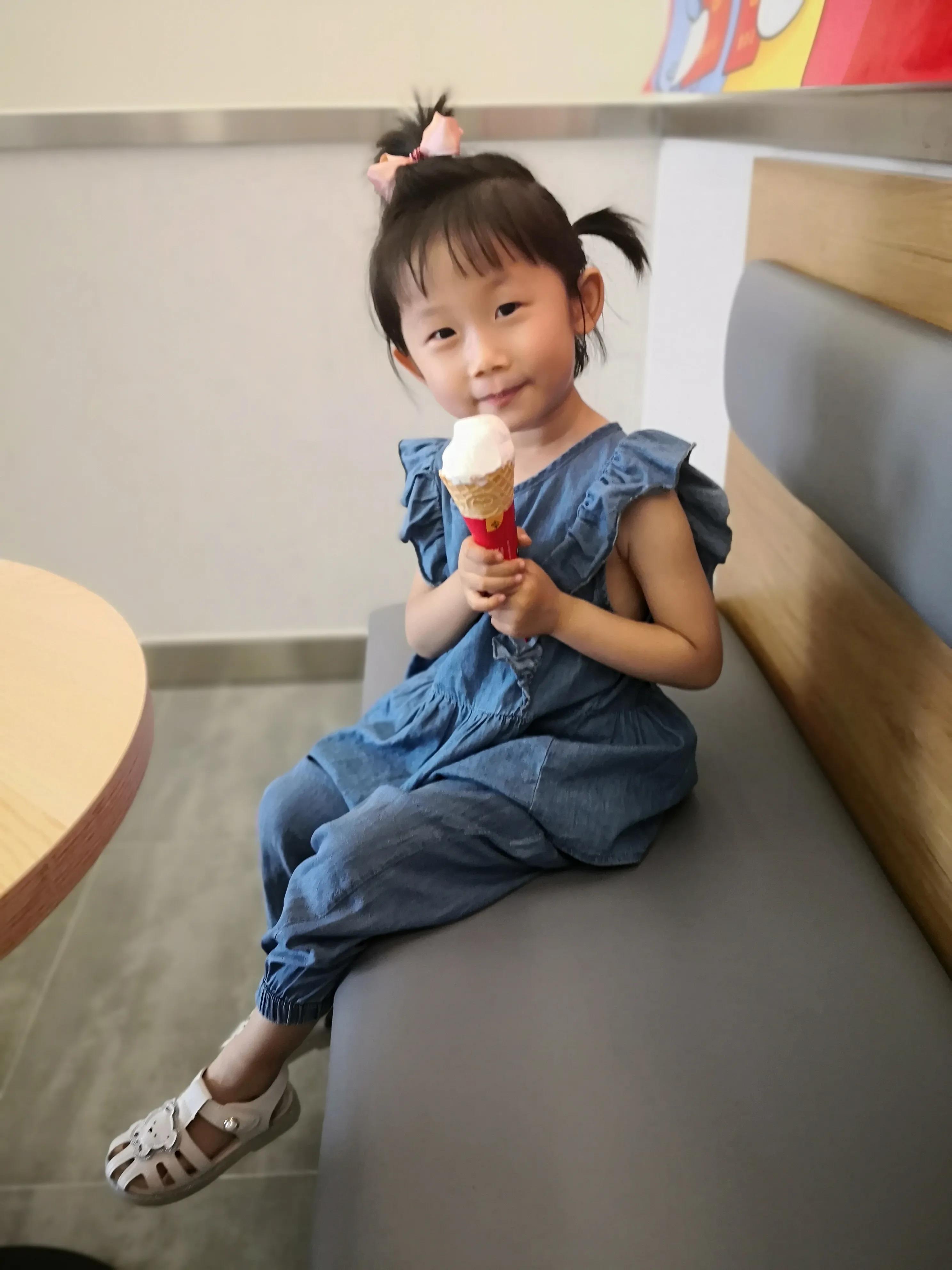 3岁2个月宝宝身高体重多少为标准,3岁3个月男孩身高体重多少正常