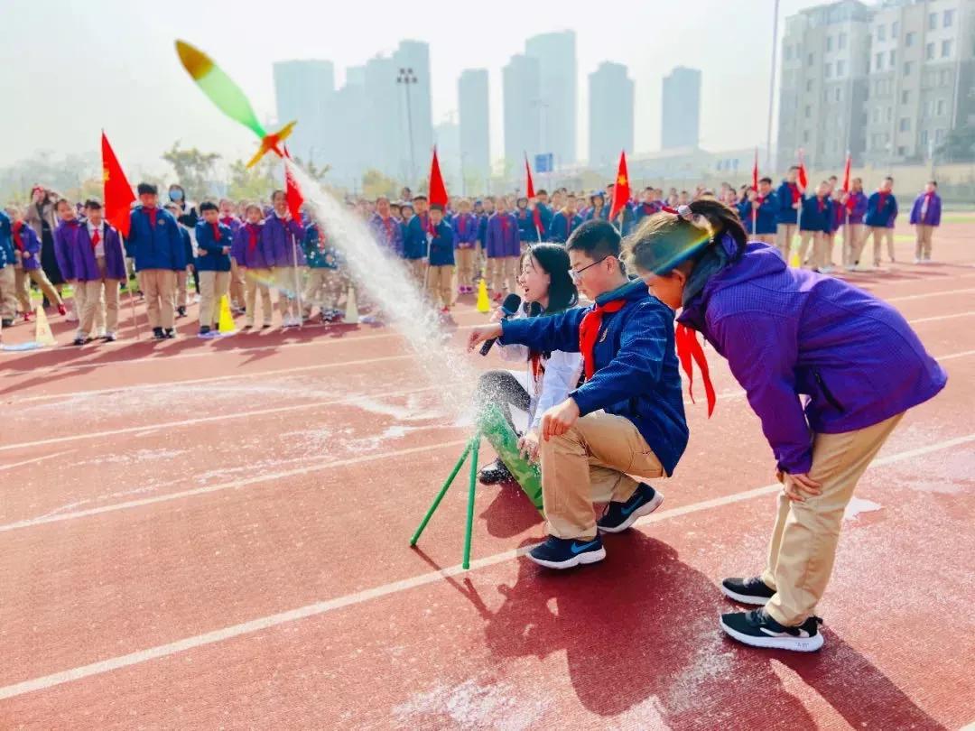 江苏南京外国语学校,南京外国语学校高二五班