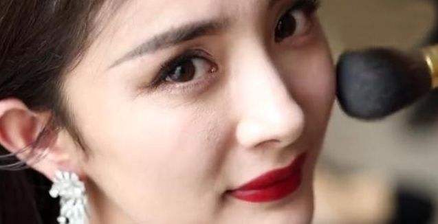 妆前敷面膜，能让底妆更服帖？不烂脸就不错了