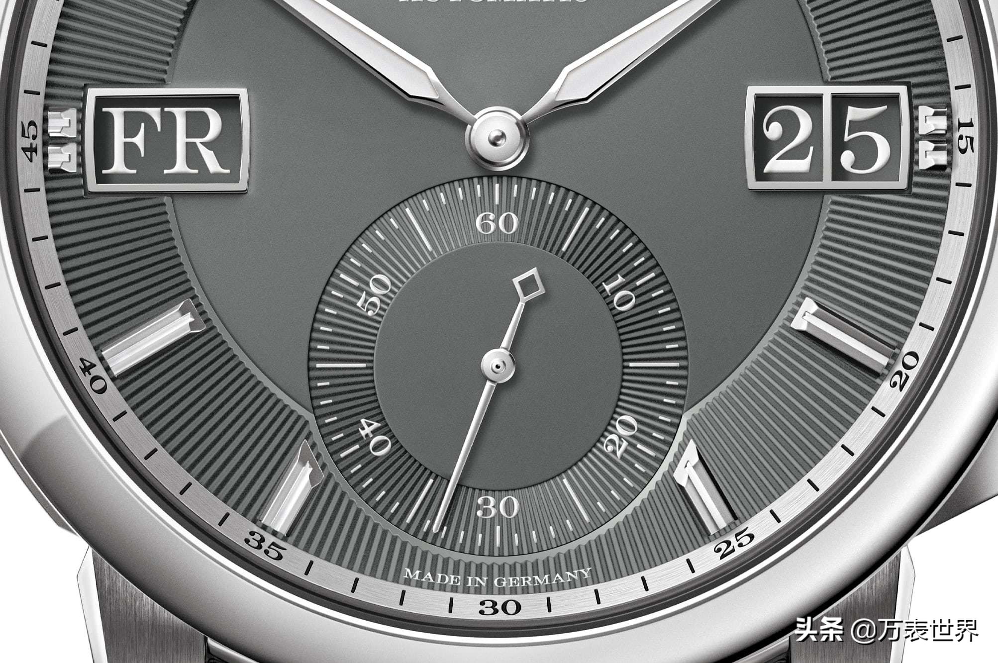 只做正装表的朗格，现在有橡胶表带了？