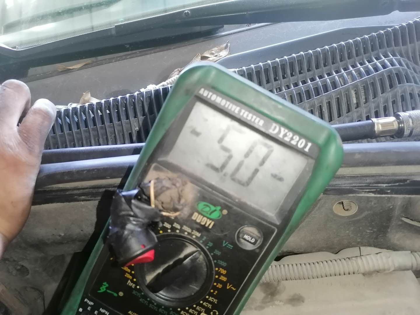 鑳栧摜璇磋溅鍒厠鍑秺,鑳栧摜鍑秺