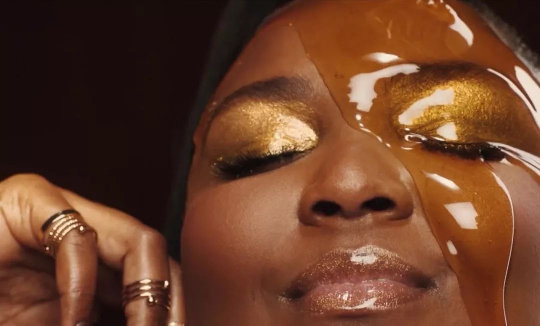 雅诗兰黛洗脸,蜂蜜洗脸真有效么