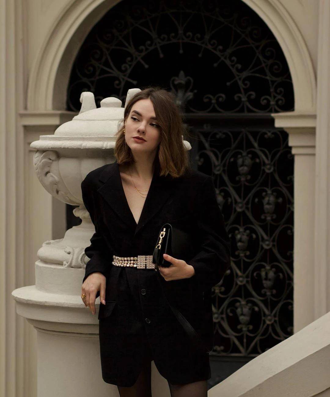 万能黑西装穿搭攻略,万能色黑色