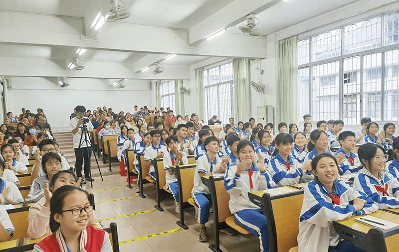 体育精神的演讲,体育公益讲座视频