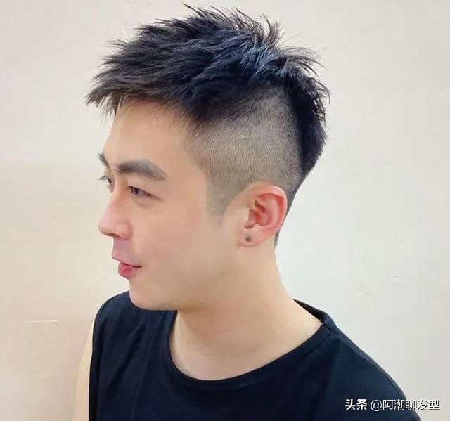 男生发型2020流行发型立着的,男生发型2020流行发型纹理烫教程