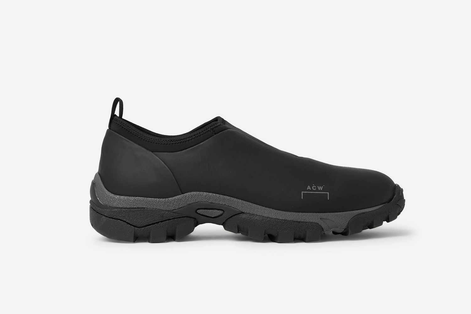 行走鞋柜男生运动鞋,满鞋柜的运动鞋