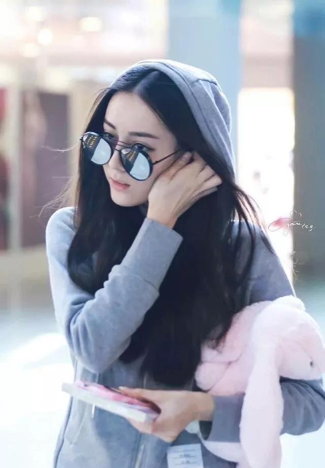 迪丽热巴代言过的眼镜有哪些,迪丽热巴代言过的眼镜