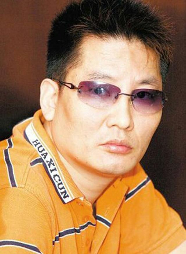 刘晓庆姜文谢晋照片,谢晋去世明星落泪