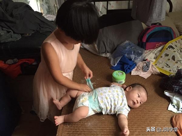 新手父母一定要掌握的9个换纸尿裤技巧,宝宝屁股干爽不遭罪