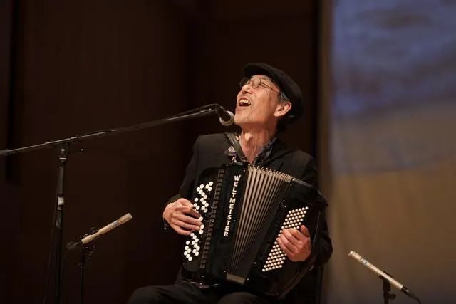 铃木常思的歌曲,铃木常吉思的歌曲