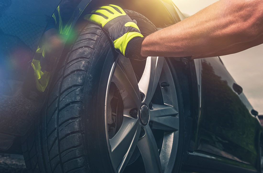 轮胎漏气能补胎吗,轮胎漏气能不能用备胎