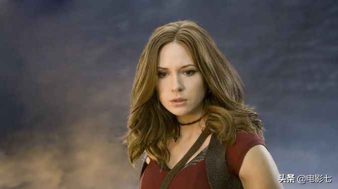 色香味俱全,从童年阴影到成人喜剧,别小看女神这部「R级」片