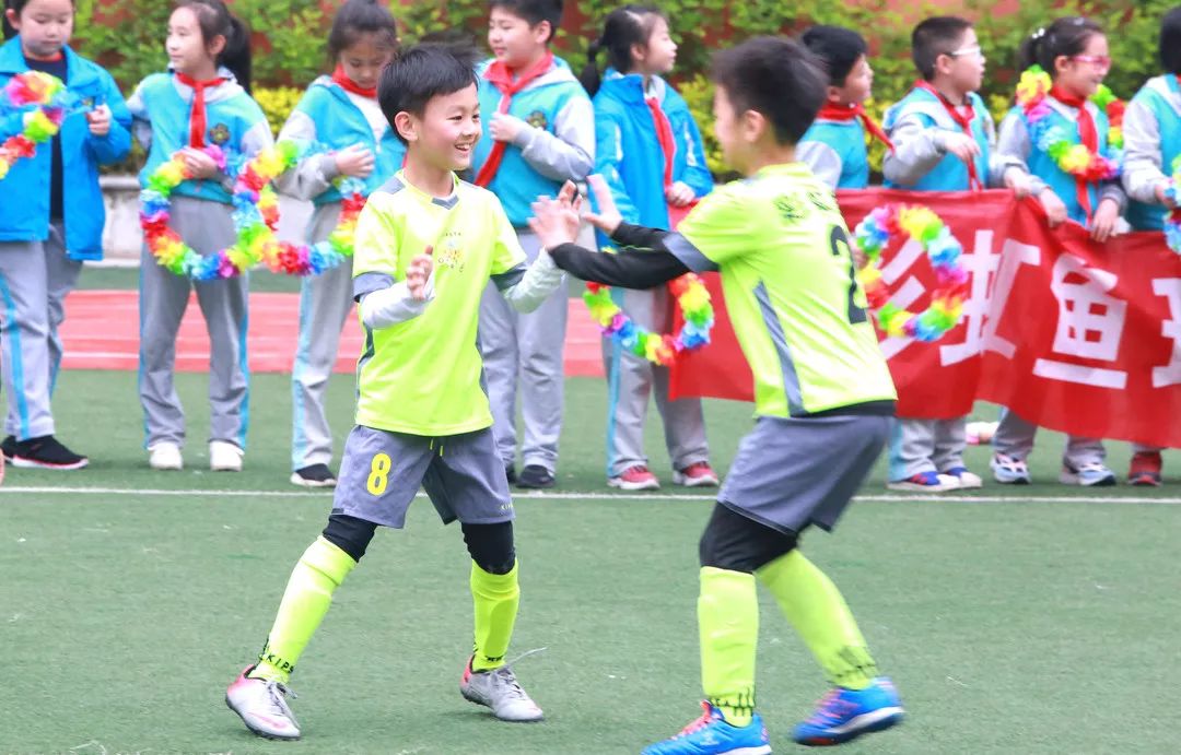 第二届校园足球赛拉开帷幕,曲江新区首届校园足球联赛