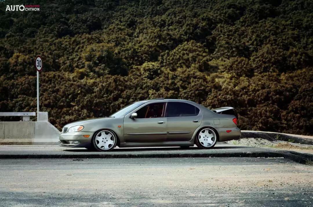 02年日产风度a33价格,02年日产风度a33驾驶体验