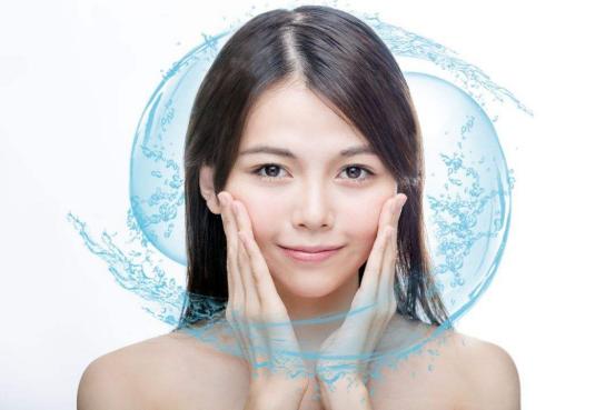 满脸油脂怎么去除,满脸油怎么补妆