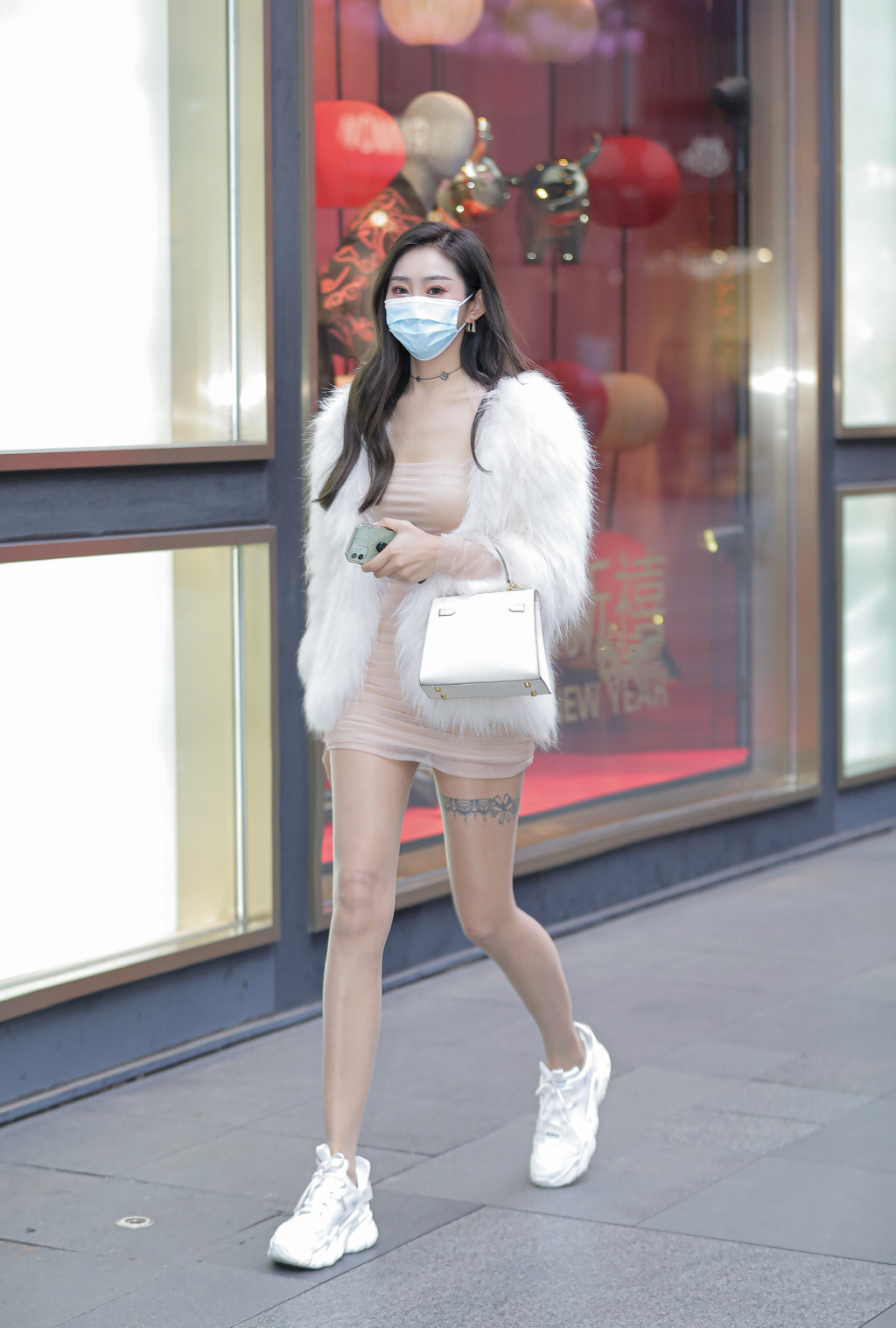 穿搭成都女孩,出门这样穿简单时髦显腿长