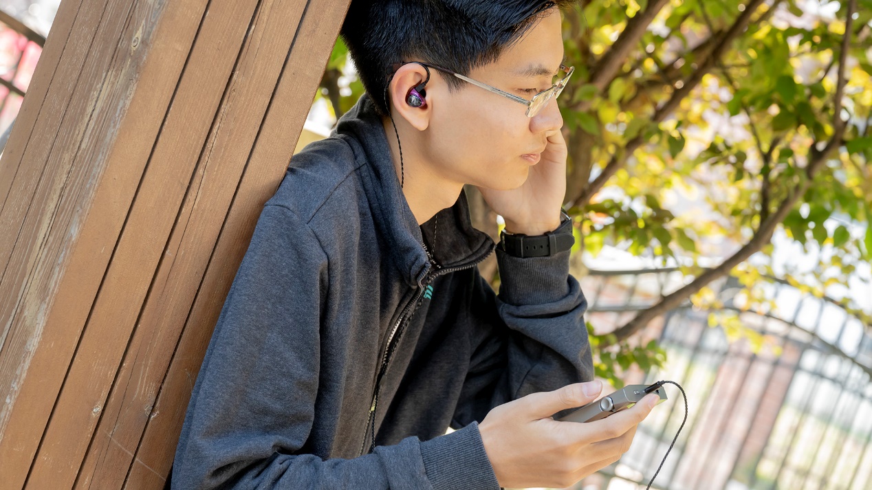 外观设计虐哭苹果手机的*放播**器使用起来什么感受？SR25使用分享