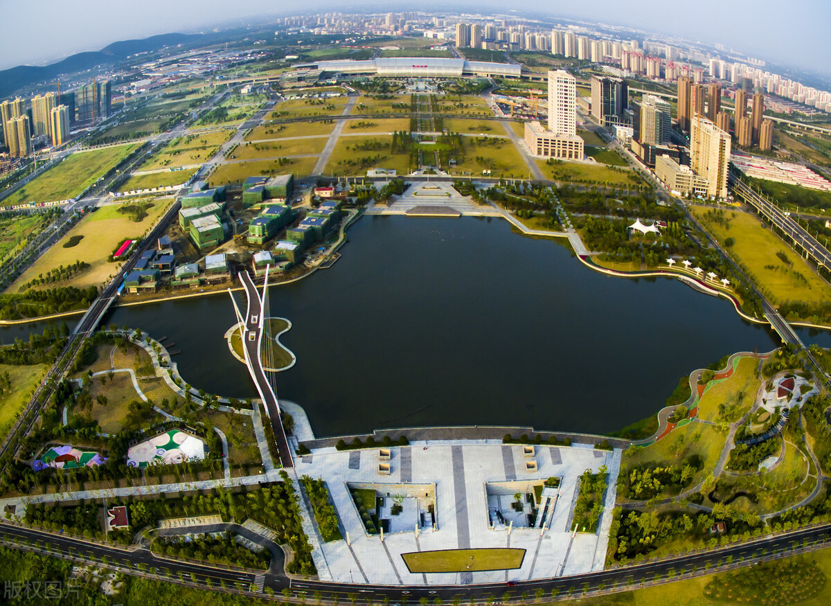 宁波相比杭州差在哪里,宁波对比南京哪个发达