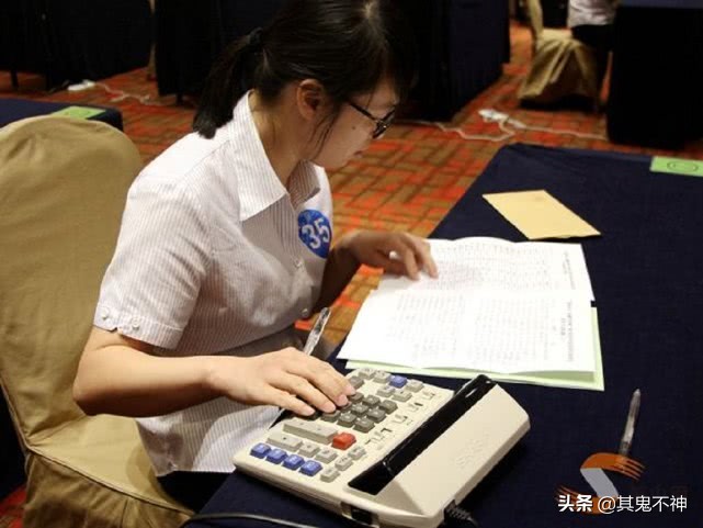 银行柜员辛酸苦楚,银行工作人员的辛酸史