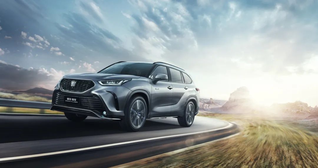 丰田汉兰达双擎四驱高海拔测试,一汽丰田陆放对比广汽丰田汉兰达