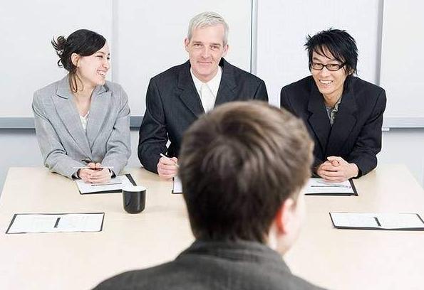 面试官捡到3万失主说丢了5万,面试官捡到9万却说少一万