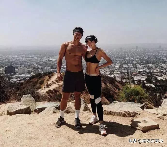 泰星和女友同框,泰星甜蜜日常生活