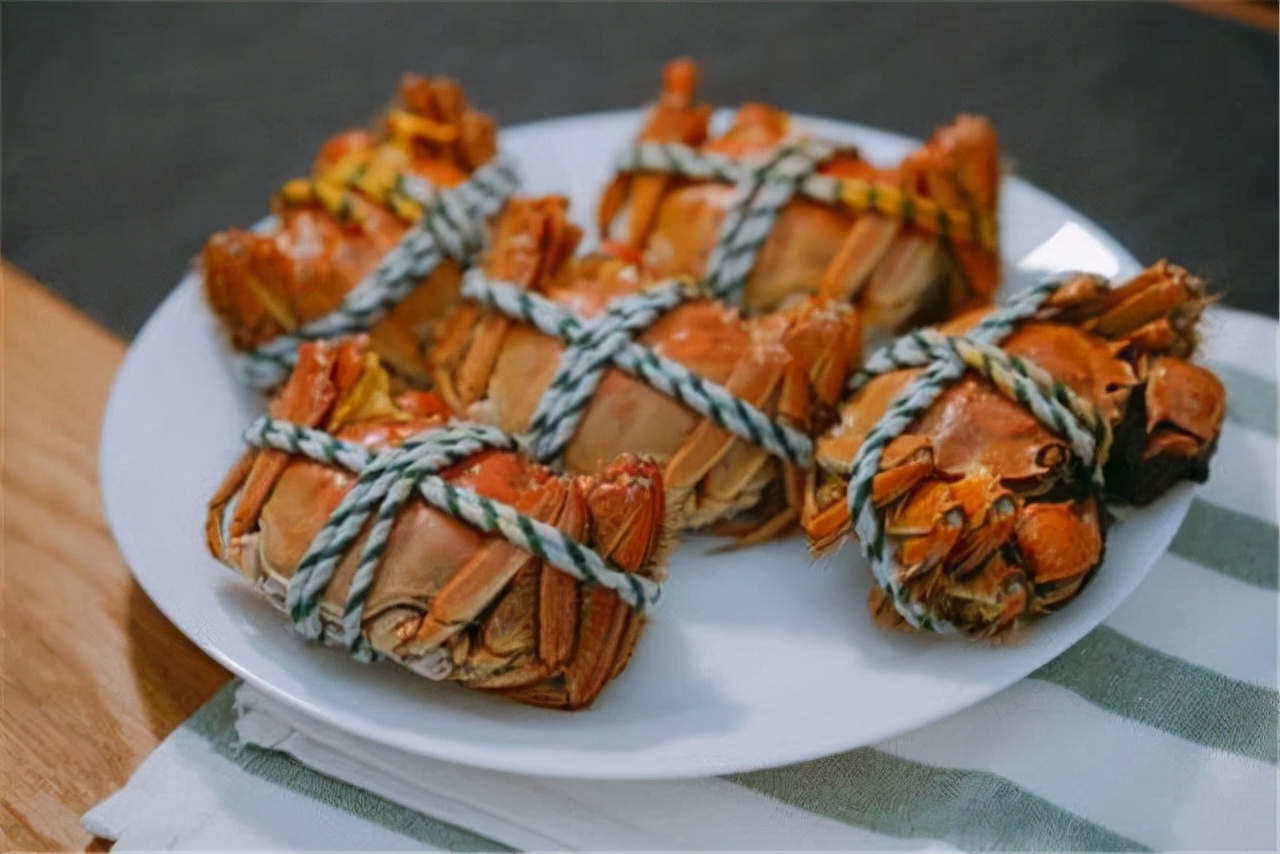 螃蟹怎么保存能放的时间长,活螃蟹如何放冰箱保存