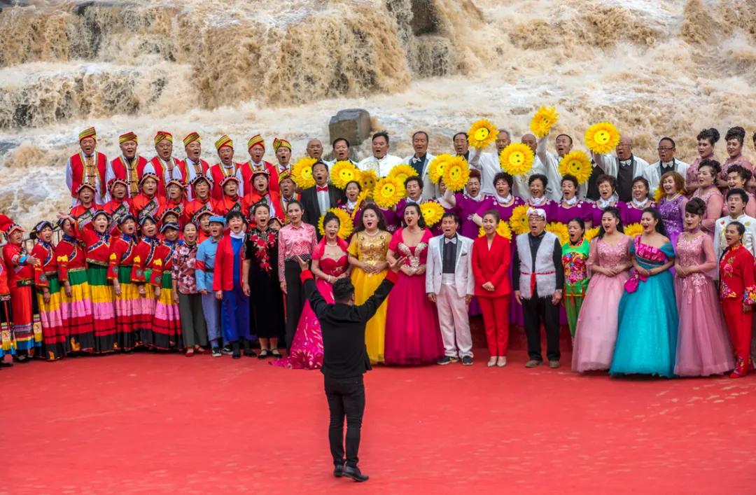 保卫黄河壶口现场版,保卫黄河合唱视频壶口