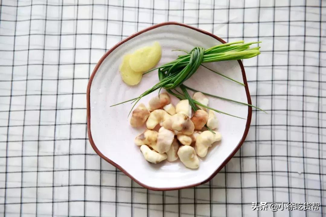 砂锅菱角红烧肉,菱角的功效与作用孕妇