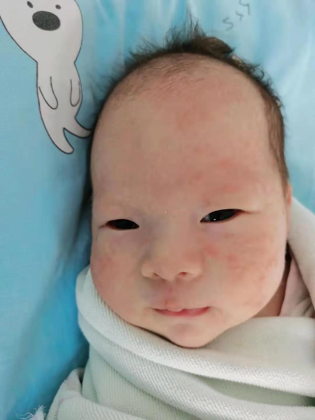 宝宝生病住院是妈妈最大的崩溃,未满月的宝宝一直哭