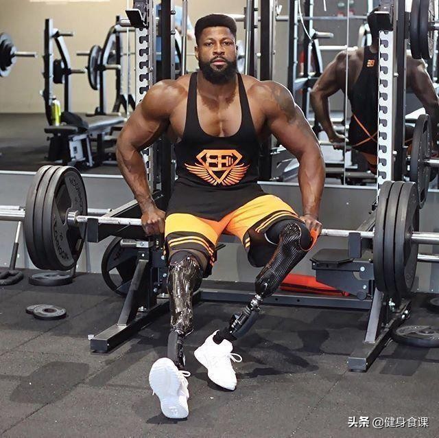 车祸失去双腿，如何只靠上半身逆袭，并抱得美人归？不仅仅是努力