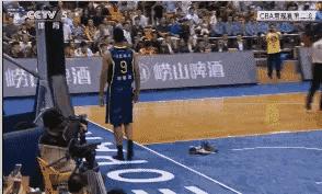 胡明轩阿迪达斯哈登8,阿迪广告胡明轩