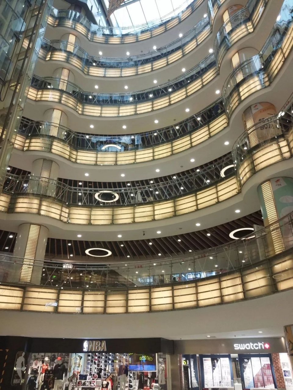 传疯了！北京第一美女找工作，简历惊呆全国！