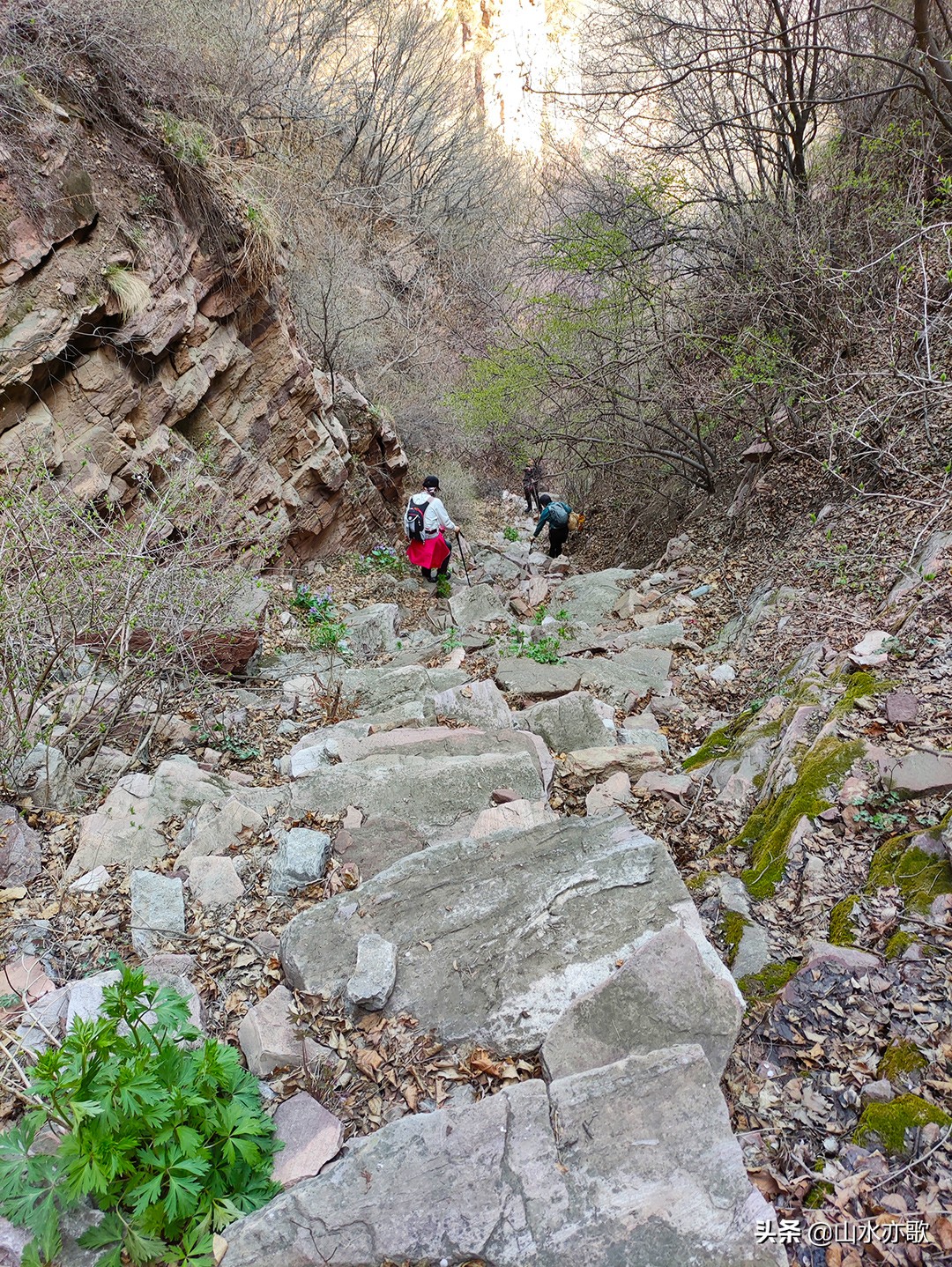 从石家庄到邢台，寻找大自然的鬼斧神工，爬上半个瓮，羞羞阴阳山