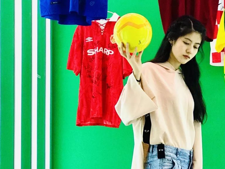 球场也是商场,球场是男人的战场