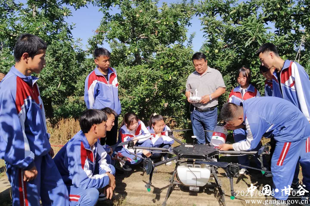 攻坚克难奋力办好人民满意的教育,为办好人民满意的教育作出奉献