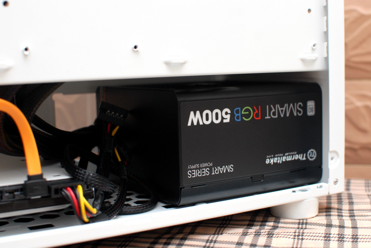 thermaltake机箱挑战者h6,真材实料看得到的产品