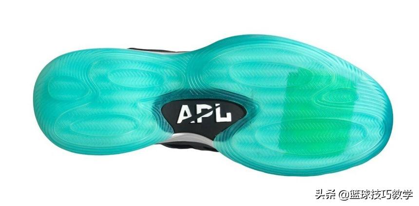 nba禁穿的球鞋叫什么名字,一双被比赛禁止的球鞋