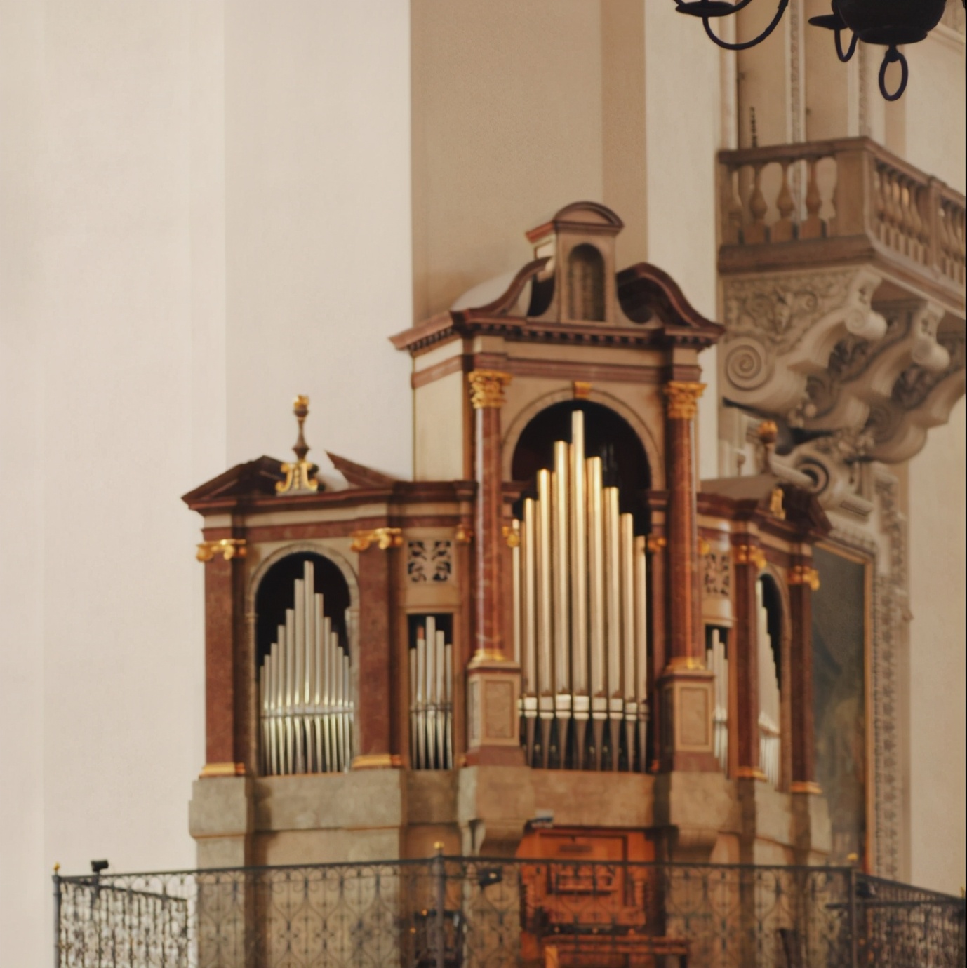 五欧元收获的快乐！这个教堂真像城堡，你是城堡的在逃公主吗？