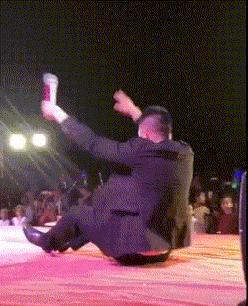 想知道上面的这个洞洞是用来干什么的？