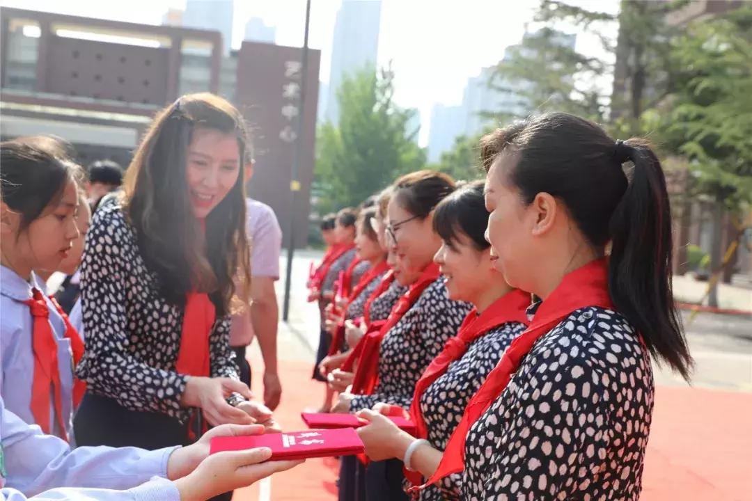 传红色精神承家国情怀,传红色精神做有志少年征文