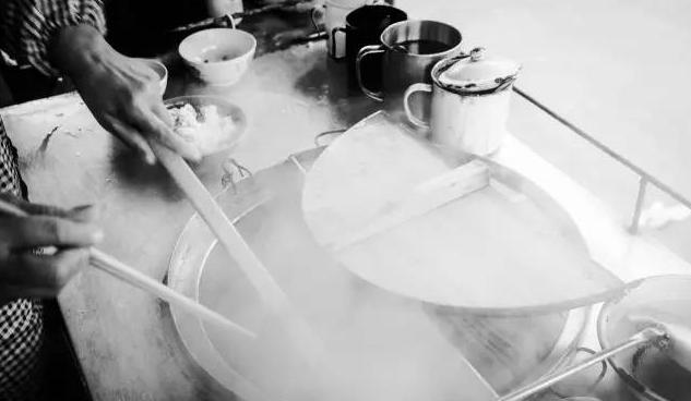 餐饮销售额突破一万亿,销售额超千万的门店