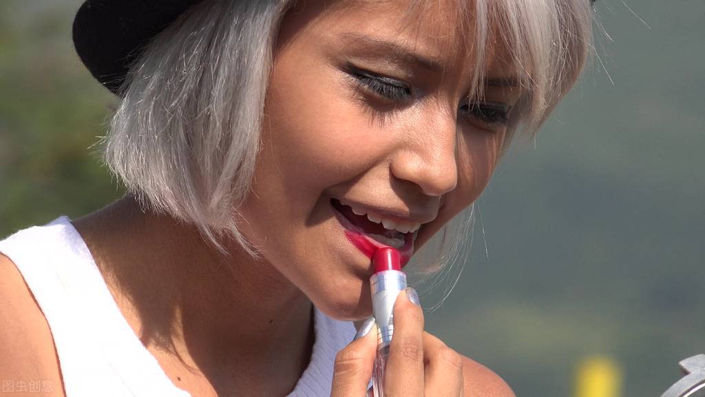 有言有味说单词（五百六十五讲）有言有味“化妆品”